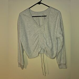 Cropped gray sweatshirt. Size small